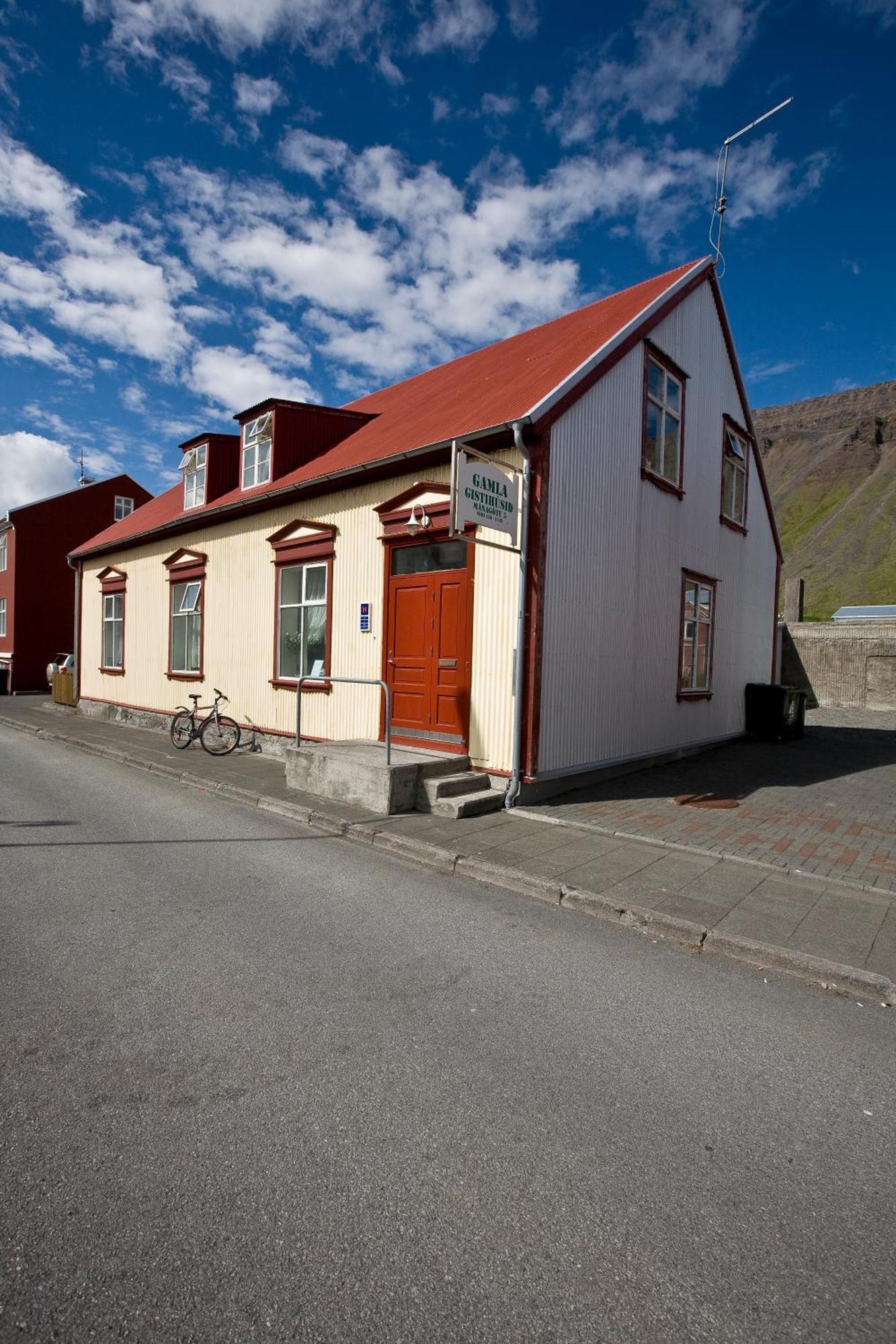 Guesthouse Ísafjördur - Gamla Ísafjörður Exteriör bild