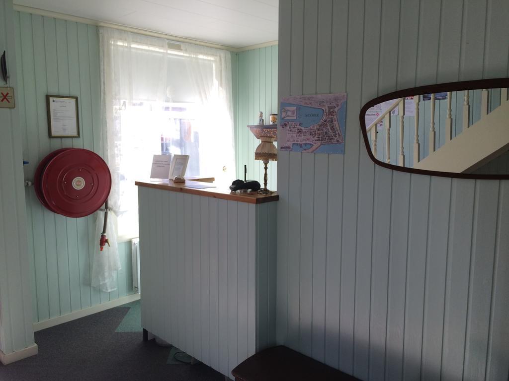 Guesthouse Ísafjördur - Gamla Ísafjörður Exteriör bild