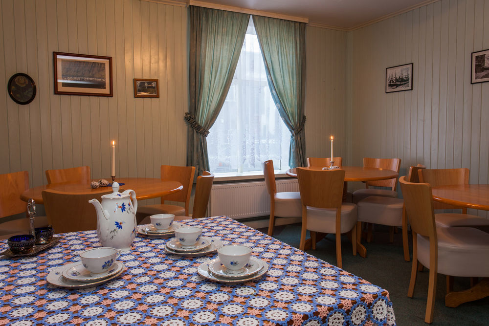 Guesthouse Ísafjördur - Gamla Ísafjörður Exteriör bild