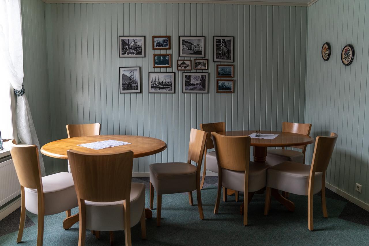 Guesthouse Ísafjördur - Gamla Ísafjörður Exteriör bild