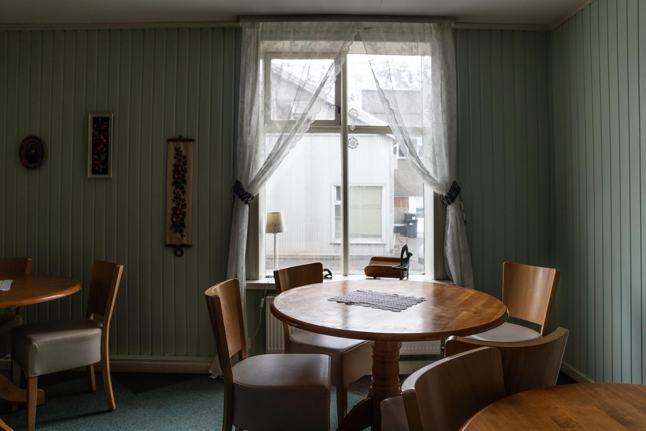 Guesthouse Ísafjördur - Gamla Ísafjörður Exteriör bild