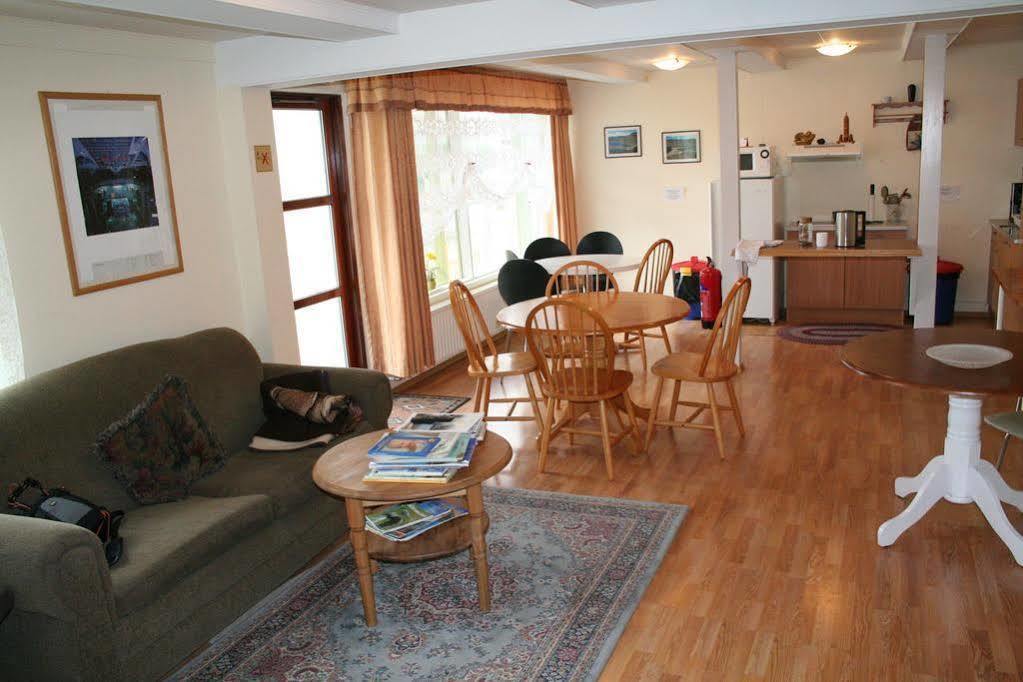 Guesthouse Ísafjördur - Gamla Ísafjörður Exteriör bild