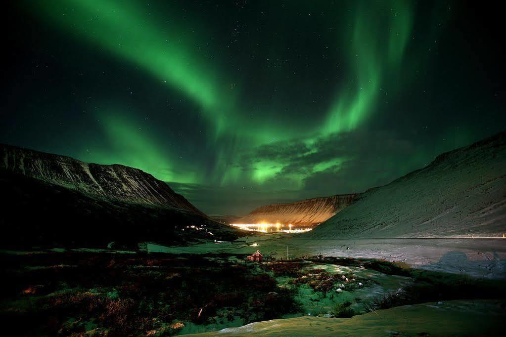 Guesthouse Ísafjördur - Gamla Ísafjörður Exteriör bild